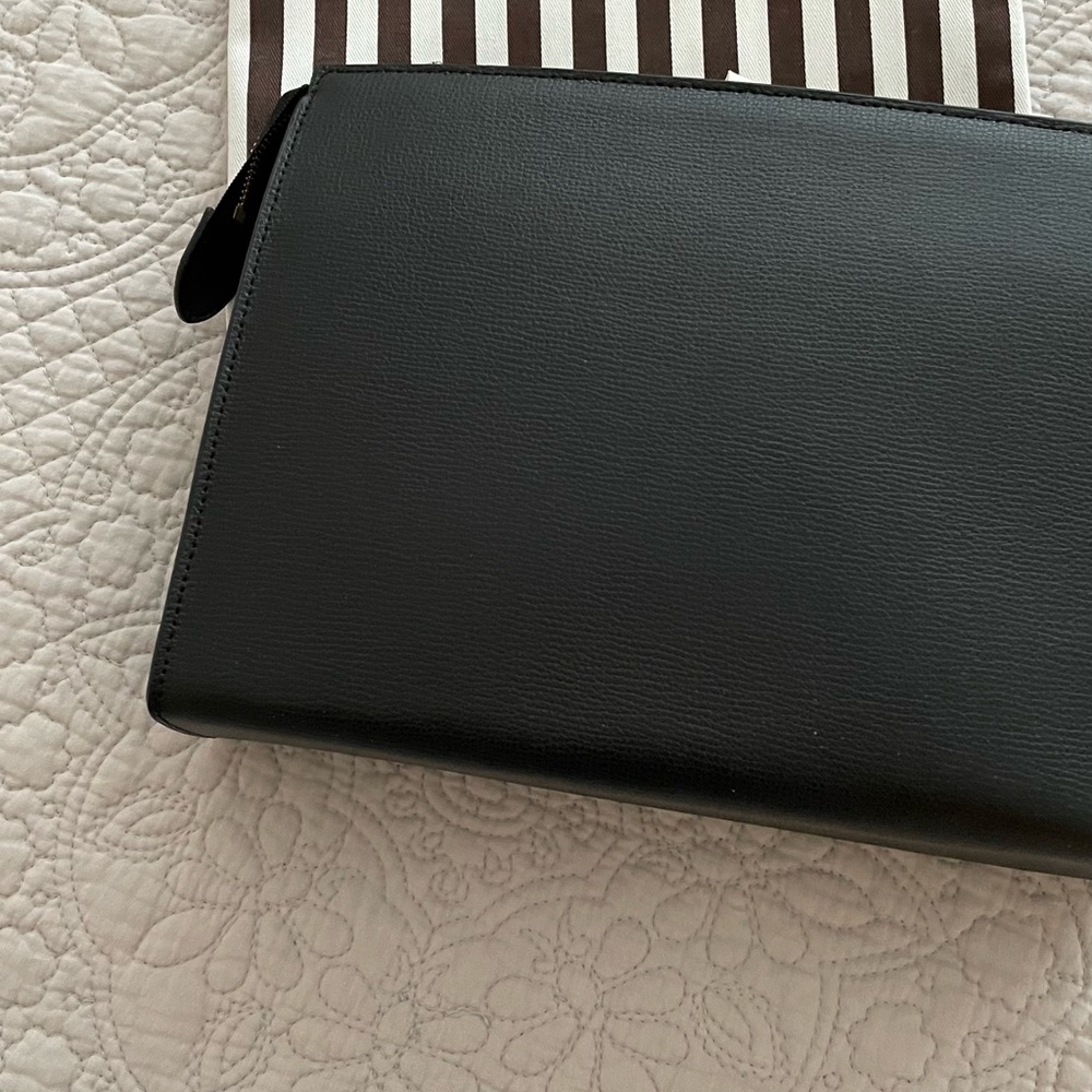 Henri Bendel W57th Cosmetic Clutch with dust bag - Picture 3 of 8
